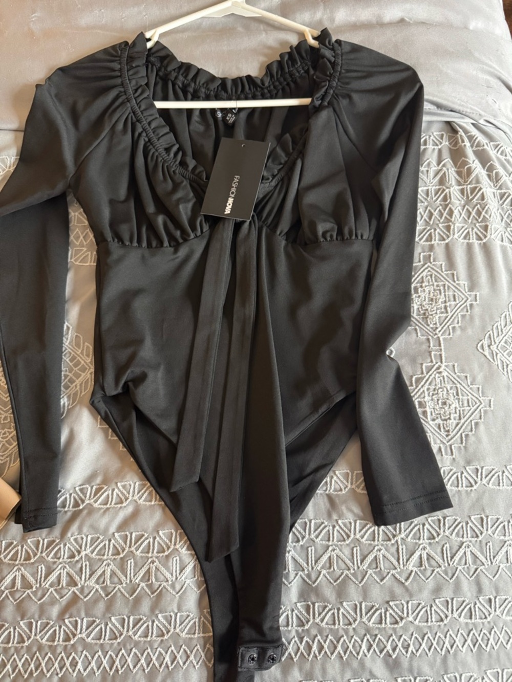 Fashion Nova bodysuit size XS